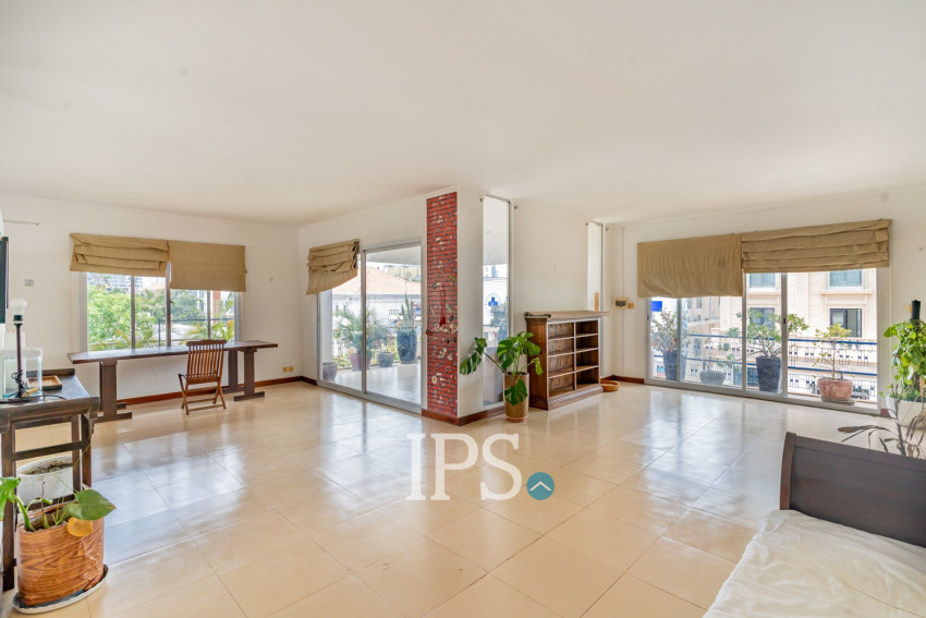 Renovated 1 Bedroom Apartment For Rent - Chakto Mukh, Phnom Penh