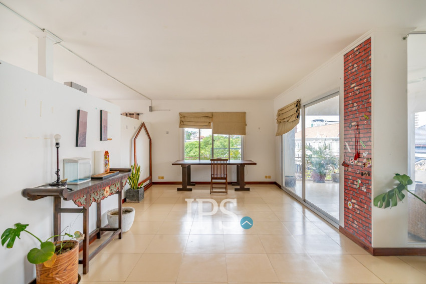Renovated 1 Bedroom Apartment For Rent - Chakto Mukh, Phnom Penh
