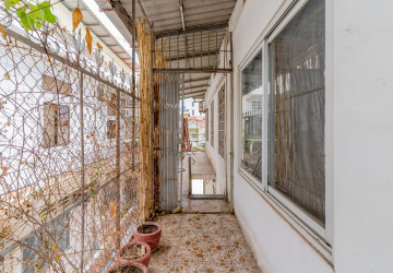 Renovated 1 Bedroom Apartment For Rent - Chakto Mukh, Phnom Penh thumbnail