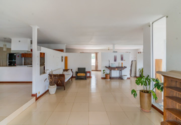 Renovated 1 Bedroom Apartment For Rent - Chakto Mukh, Phnom Penh thumbnail