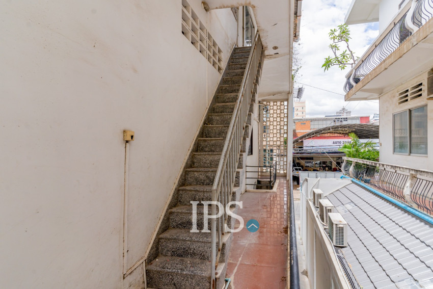 Renovated 1 Bedroom Apartment For Rent - Chakto Mukh, Phnom Penh