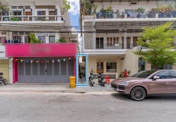 Renovated 1 Bedroom Apartment For Rent - Chakto Mukh, Phnom Penh thumbnail