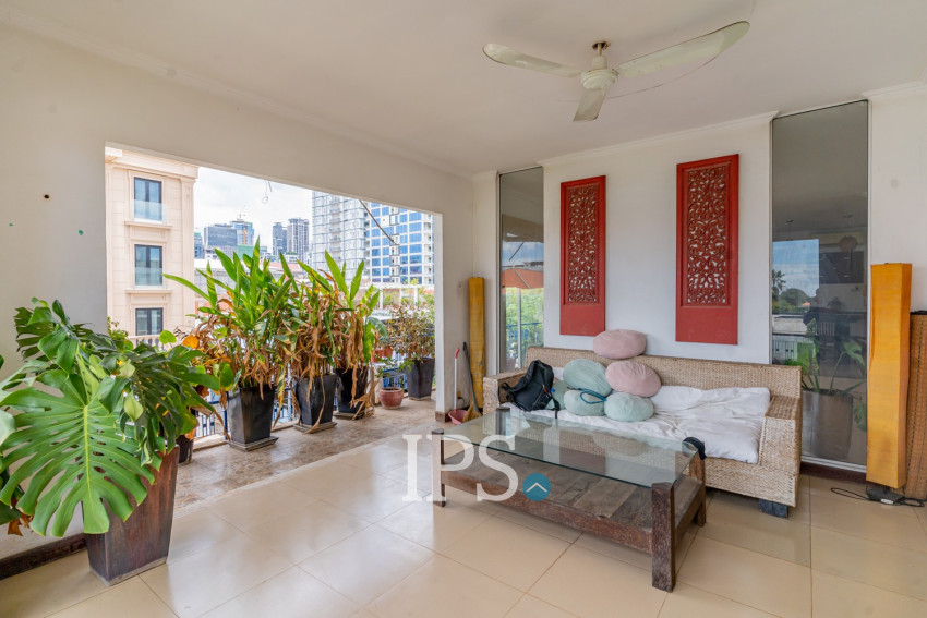 Renovated 1 Bedroom Apartment For Rent - Chakto Mukh, Phnom Penh