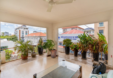 Renovated 1 Bedroom Apartment For Rent - Chakto Mukh, Phnom Penh thumbnail