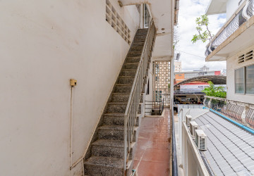 Renovated 1 Bedroom Apartment For Rent - Chakto Mukh, Phnom Penh thumbnail