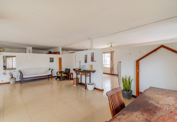 Renovated 1 Bedroom Apartment For Rent - Chakto Mukh, Phnom Penh thumbnail