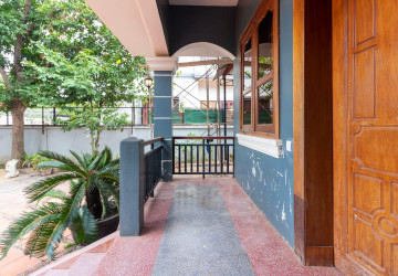 3 Bedroom House For Rent - Sala Kamreuk, Siem Reap thumbnail
