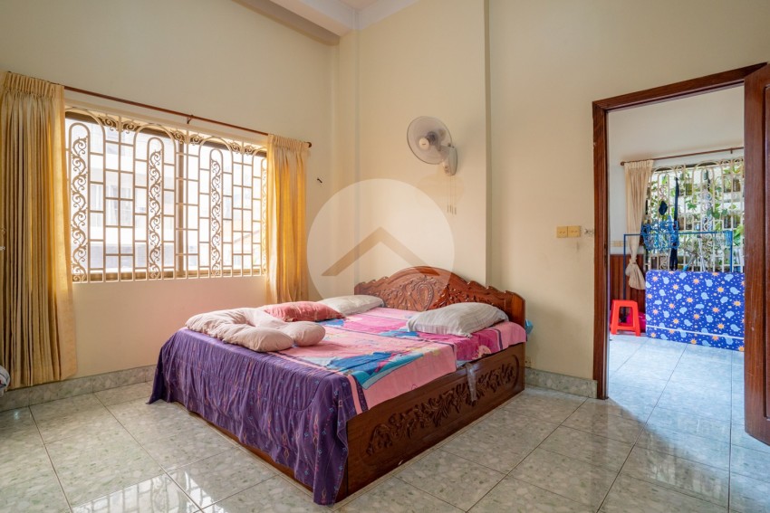 3 Bedroom Apartment For Rent in 7 Makara, Phnom Penh