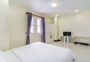 3 Bedroom Serviced Apartment For Rent  - BKK2, Phnom Penh thumbnail