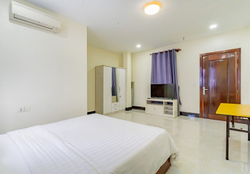 3 Bedroom Serviced Apartment For Rent  - BKK2, Phnom Penh thumbnail