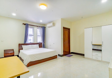3 Bedroom Serviced Apartment For Rent  - BKK2, Phnom Penh thumbnail