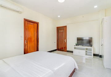 3 Bedroom Serviced Apartment For Rent  - BKK2, Phnom Penh thumbnail