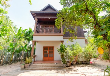 3 Bedroom Wooden House For Rent - Sala Kamreuk, Siem Reap thumbnail