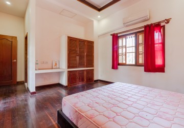 3 Bedroom Wooden House For Rent - Sala Kamreuk, Siem Reap thumbnail