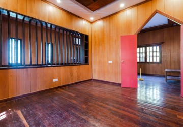 3 Bedroom Wooden House For Rent - Sala Kamreuk, Siem Reap thumbnail