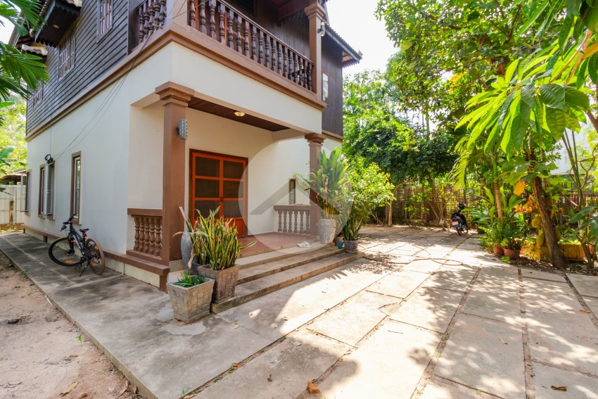 3 Bedroom Wooden House For Rent - Sala Kamreuk, Siem Reap