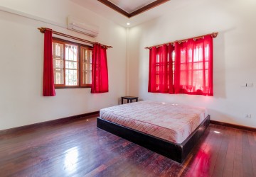 3 Bedroom Wooden House For Rent - Sala Kamreuk, Siem Reap thumbnail