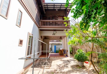 3 Bedroom Wooden House For Rent - Sala Kamreuk, Siem Reap thumbnail