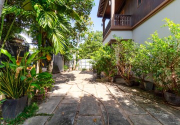 3 Bedroom Wooden House For Rent - Sala Kamreuk, Siem Reap thumbnail