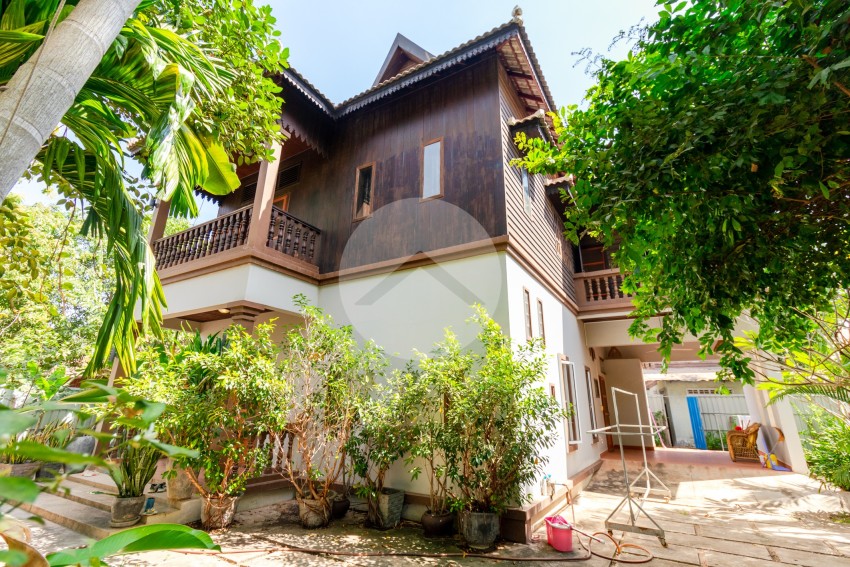 3 Bedroom Wooden House For Rent - Sala Kamreuk, Siem Reap