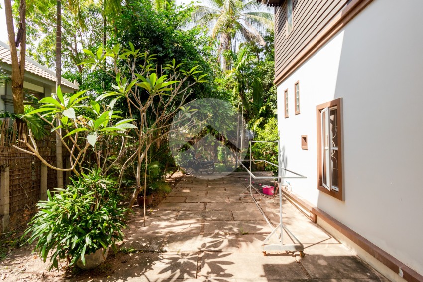 3 Bedroom Wooden House For Rent - Sala Kamreuk, Siem Reap