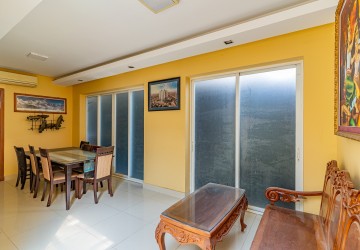 4 Bedroom Villa For Rent - Bassac Garden City, Tonle Bassac, Phnom Penh thumbnail