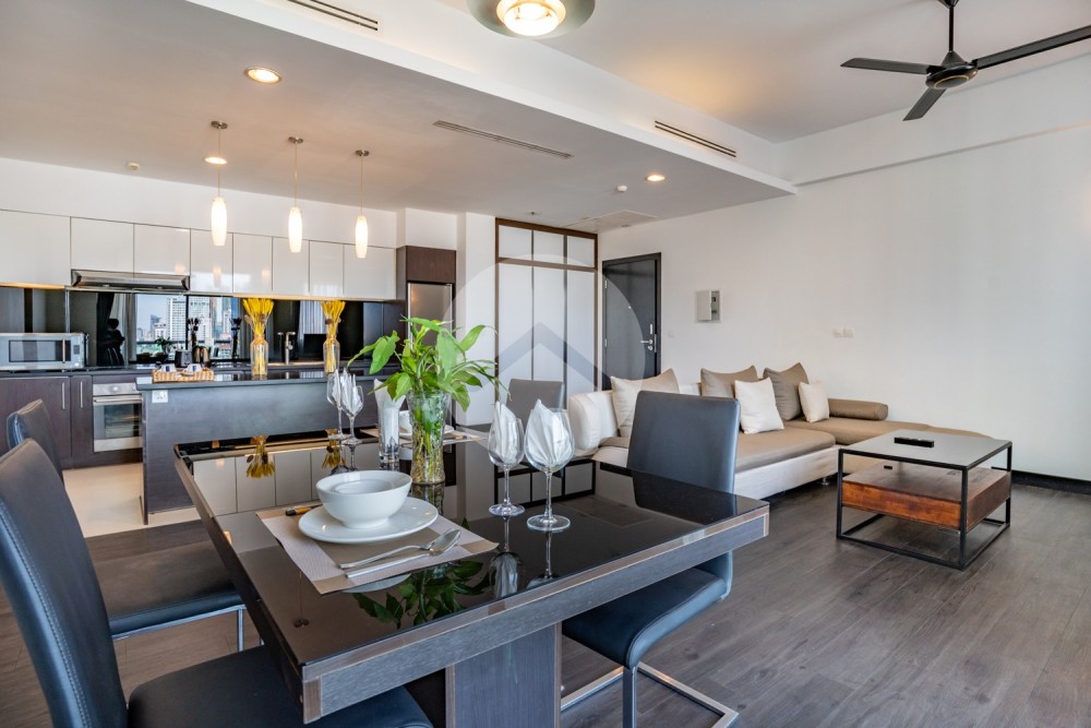 2 Bedroom Serviced Apartment For Rent - Tonle Bassac, Phnom Penh - Image 2