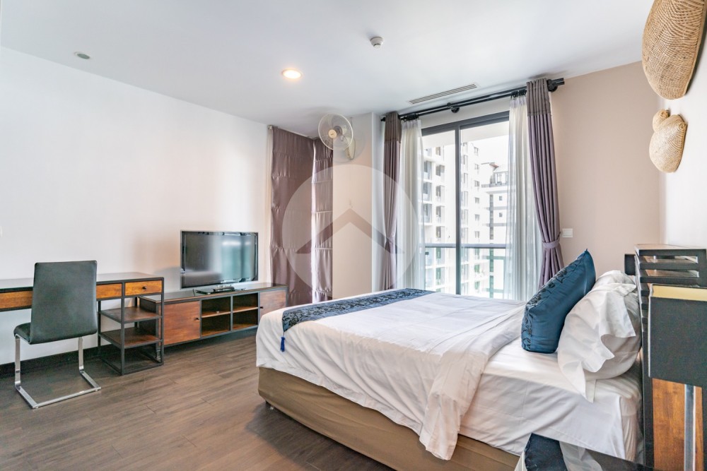 2 Bedroom Serviced Apartment For Rent - Tonle Bassac, Phnom Penh - Image 11