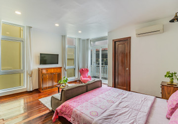 2 Bedroom Serviced Apartment For Rent - BKK1, Phnom Penh thumbnail
