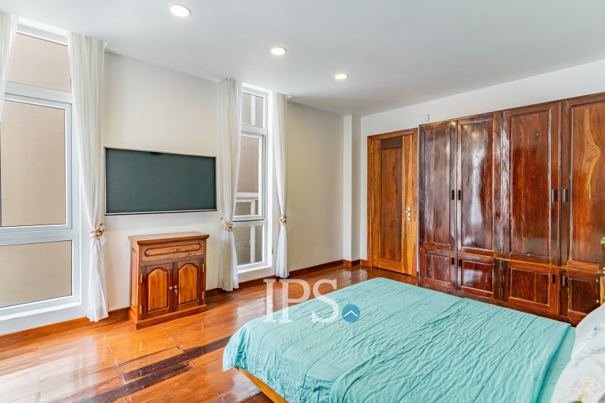 2 Bedroom Serviced Apartment For Rent - BKK1, Phnom Penh