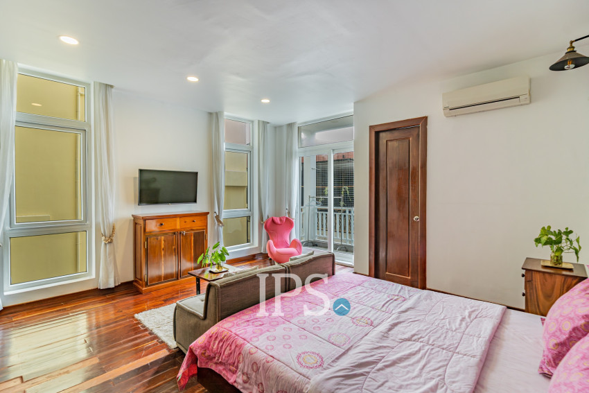 2 Bedroom Serviced Apartment For Rent - BKK1, Phnom Penh