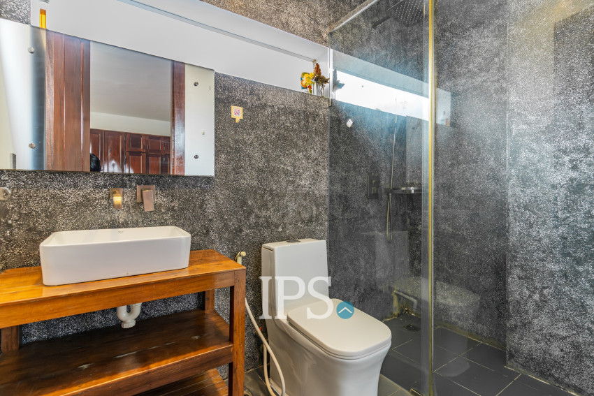 2 Bedroom Serviced Apartment For Rent - BKK1, Phnom Penh