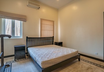 Renovated 3 Bedroom Apartment For Rent - Phsar Kandal 1, Phnom Penh thumbnail