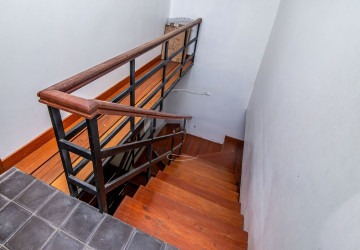 Renovated 2 Bedroom Apartment For Rent - Wat Phnom, Phnom Penh thumbnail