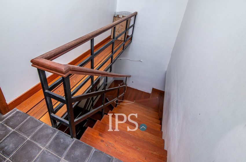 Renovated 2 Bedroom Apartment For Rent - Wat Phnom, Phnom Penh