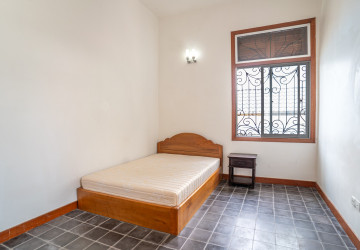 Renovated 2 Bedroom Apartment For Rent - Wat Phnom, Phnom Penh thumbnail