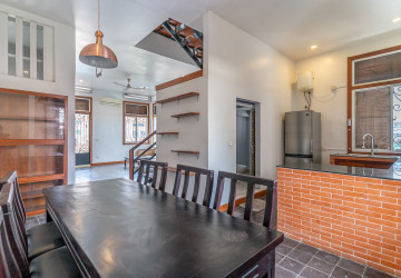 Renovated 2 Bedroom Apartment For Rent - Wat Phnom, Phnom Penh thumbnail