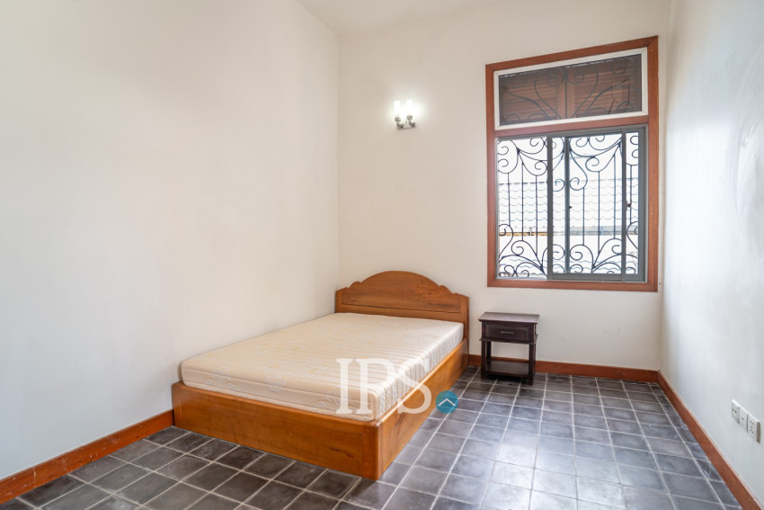 Renovated 2 Bedroom Apartment For Rent - Wat Phnom, Phnom Penh