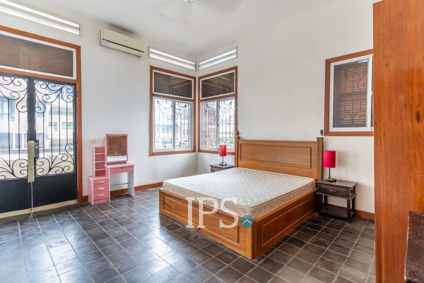 Renovated 2 Bedroom Apartment For Rent - Wat Phnom, Phnom Penh