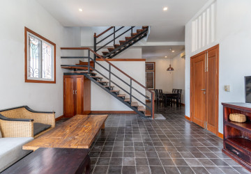 Renovated 2 Bedroom Apartment For Rent - Wat Phnom, Phnom Penh thumbnail