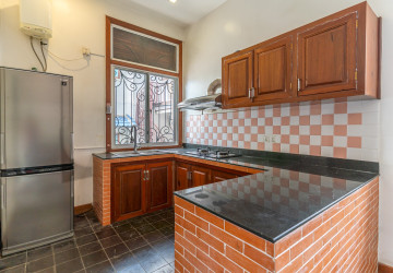 Renovated 2 Bedroom Apartment For Rent - Wat Phnom, Phnom Penh thumbnail