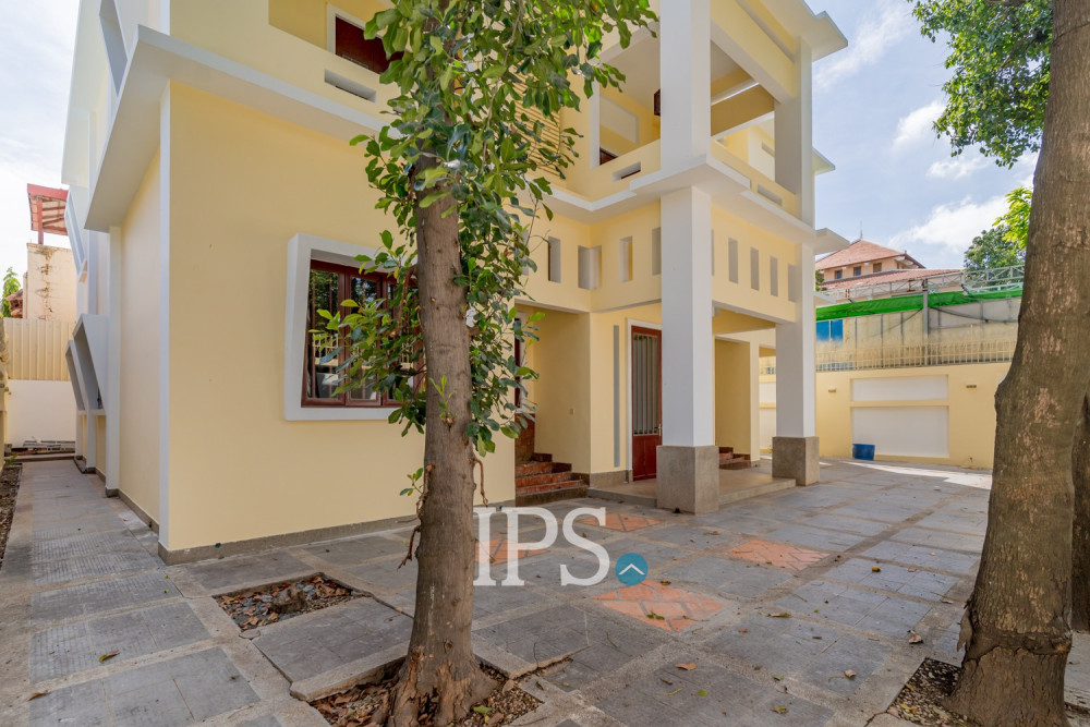 5 Bedroom Villa For Rent - Boeung Kak 1, Phnom Penh - Image 44
