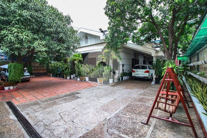 5 Bedroom Commercial Villa For Rent - Toul Kork, Phnom Penh