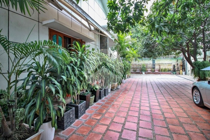 5 Bedroom Commercial Villa For Rent - Toul Kork, Phnom Penh