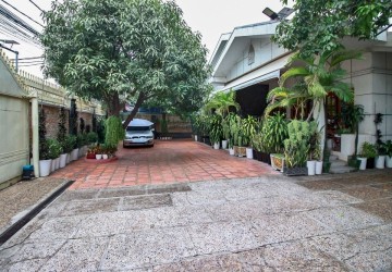 5 Bedroom Commercial Villa For Rent - Toul Kork, Phnom Penh thumbnail