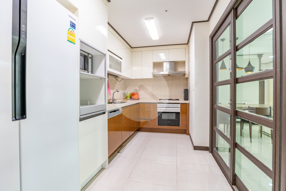 3 Bedroom Condo For Rent-BKK1, Phnom Penh - Image 7