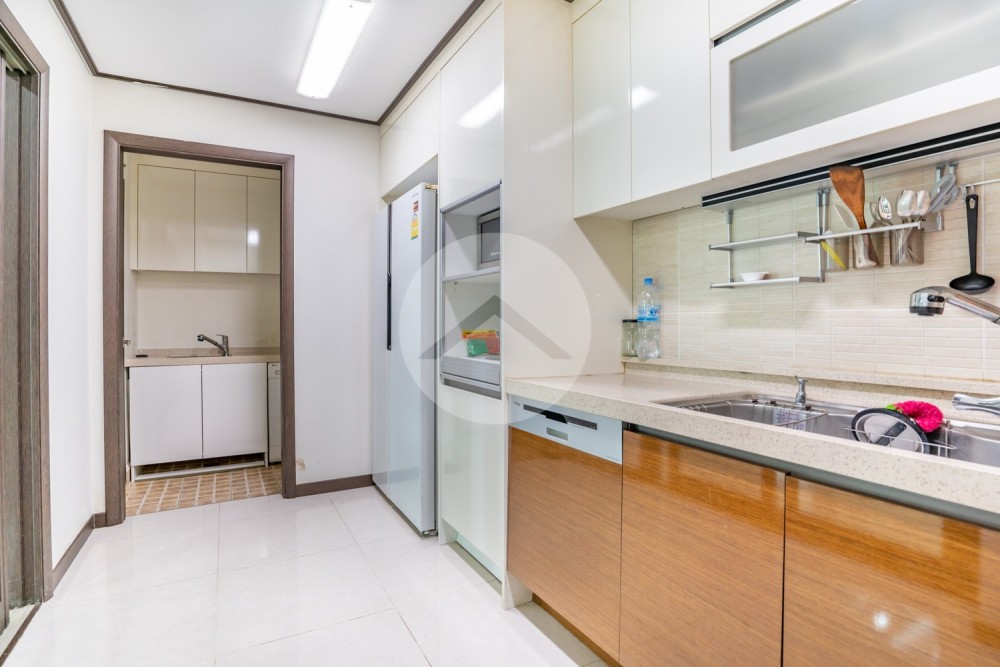 3 Bedroom Condo For Rent-BKK1, Phnom Penh - Image 8