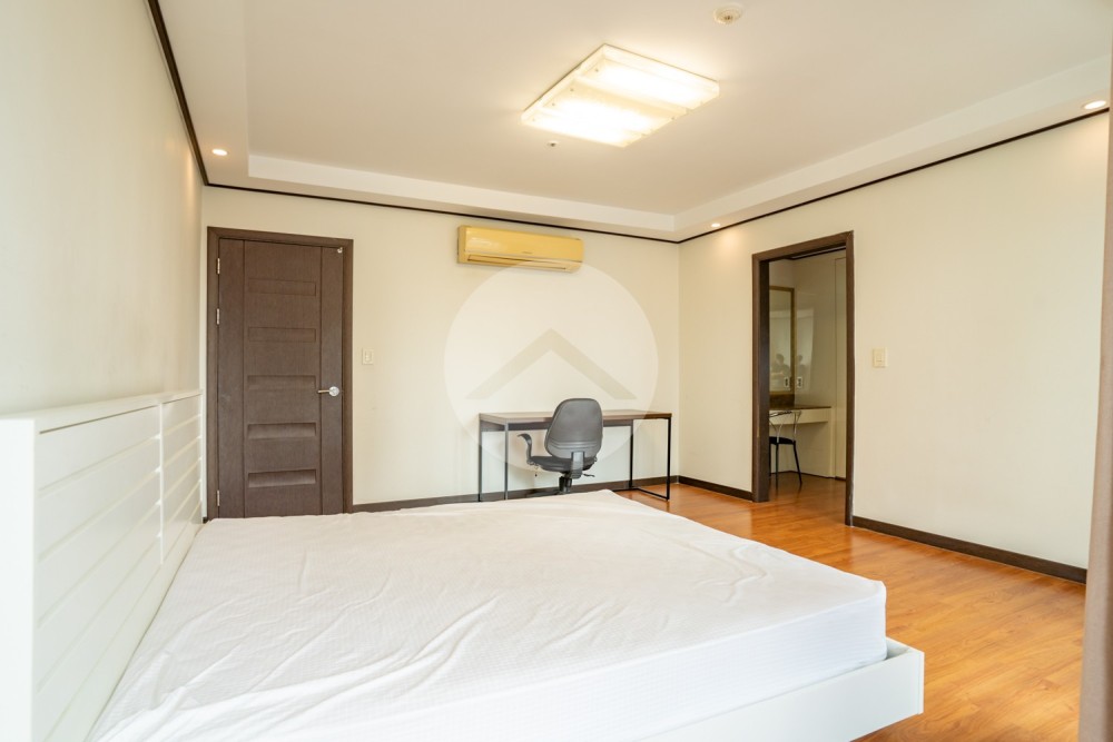 3 Bedroom Condo For Rent-BKK1, Phnom Penh - Image 12