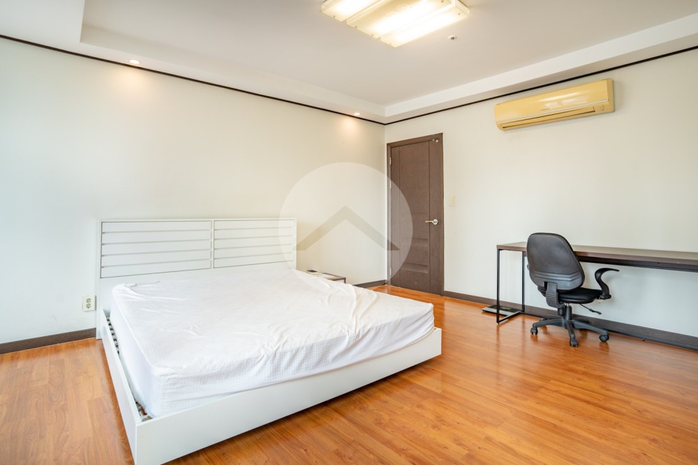 3 Bedroom Condo For Rent-BKK1, Phnom Penh - Image 9