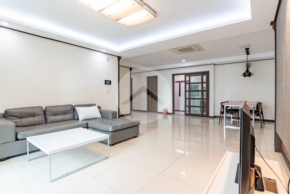 3 Bedroom Condo For Rent-BKK1, Phnom Penh - Image 3